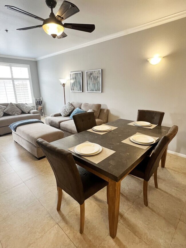 Building Photo - Beautiful 1 Bed/1 Bath Fully Furnished Lig...