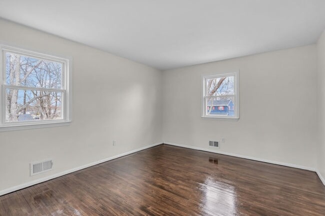 Building Photo - Newly Renovated 4-Bedroom Home with Pool i...