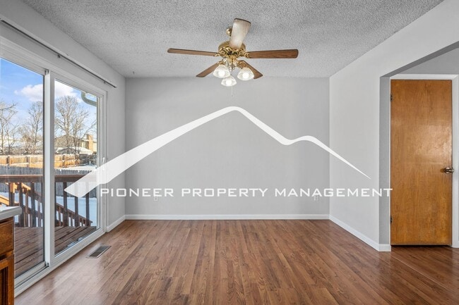 Building Photo - Spacious Split-Level Home in D20 with Mountain Views, 2 Car Garage, Fenced Yard and AC!