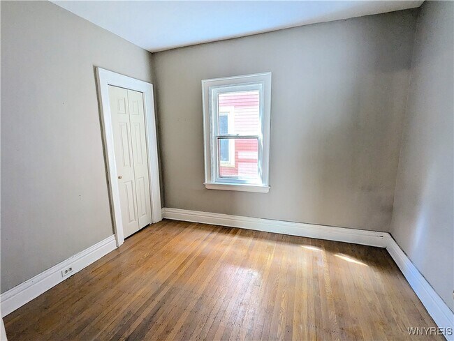 Building Photo - 76 St James Pl