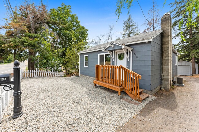 Building Photo - Dishman Area Home with Shop!
