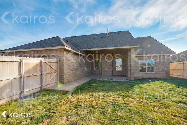 Building Photo - 2800 Knoll Dr