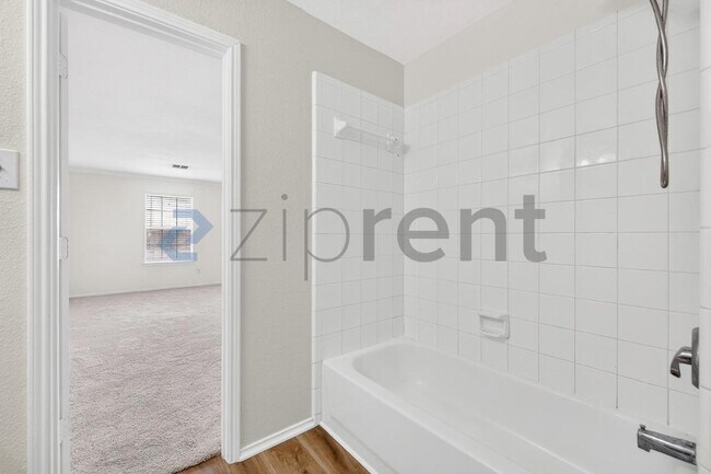 Building Photo - 1626 White Oak Rd