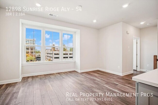 Building Photo - 12898 Sunrise Ridge Aly