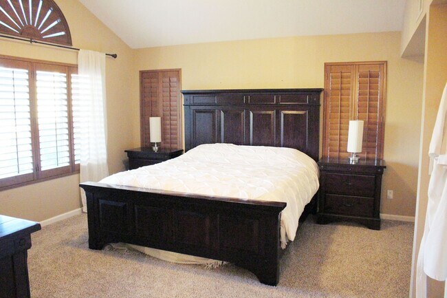 Building Photo - Mesa Gem with Pool for Rent!