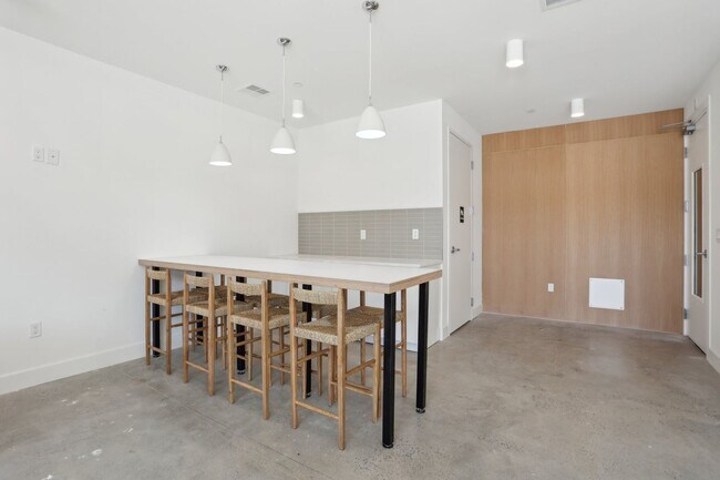 Building Photo - 2654 Coral St