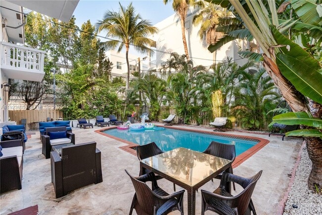 Building Photo - 9167 Harding Ave