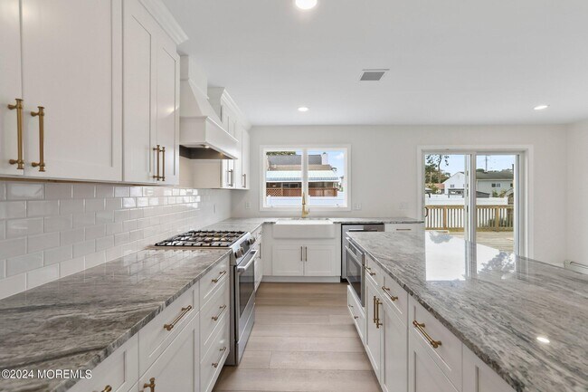 Building Photo - 1419 Joseph St