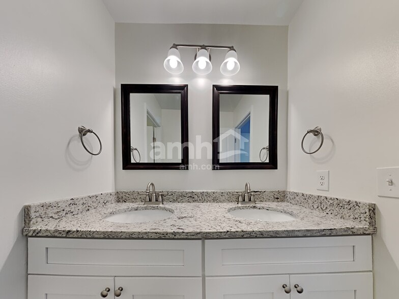 Building Photo - 1110 Friartuck Trail