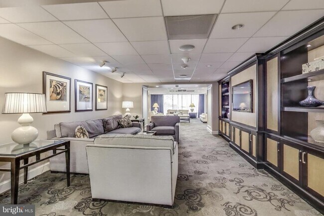 Building Photo - 4601 N Park Ave