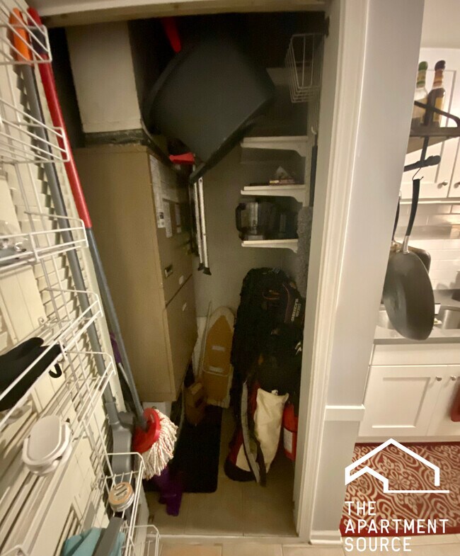 Building Photo - 3714 N Sheffield Ave