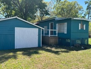 Building Photo - 250 Richard St