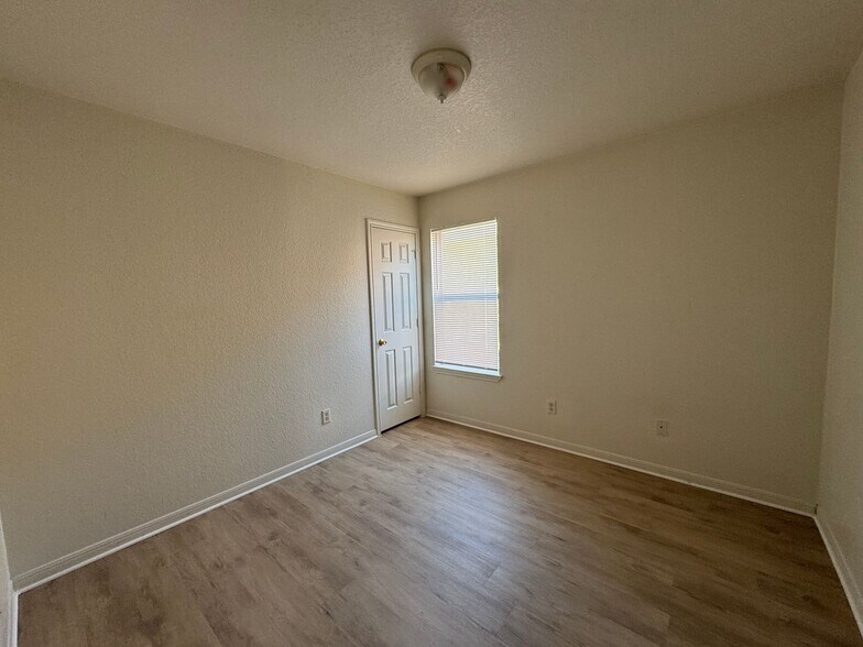 Building Photo - 2909 Cantabrian Dr