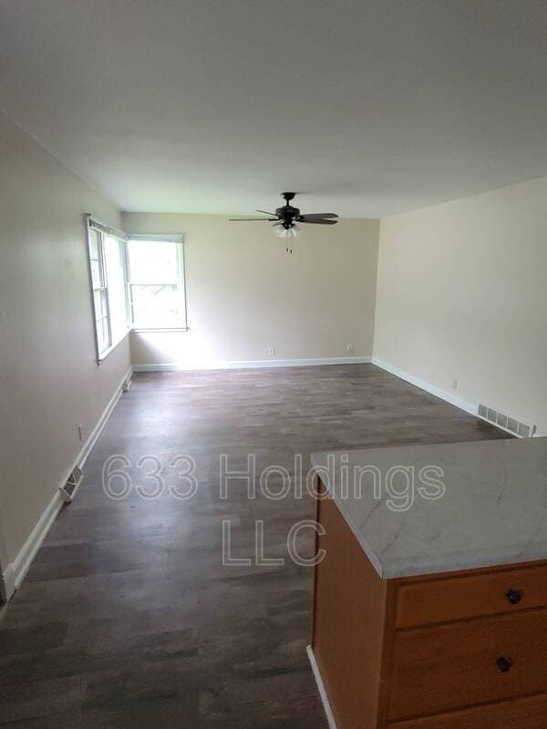Building Photo - 410 Kutz Ln