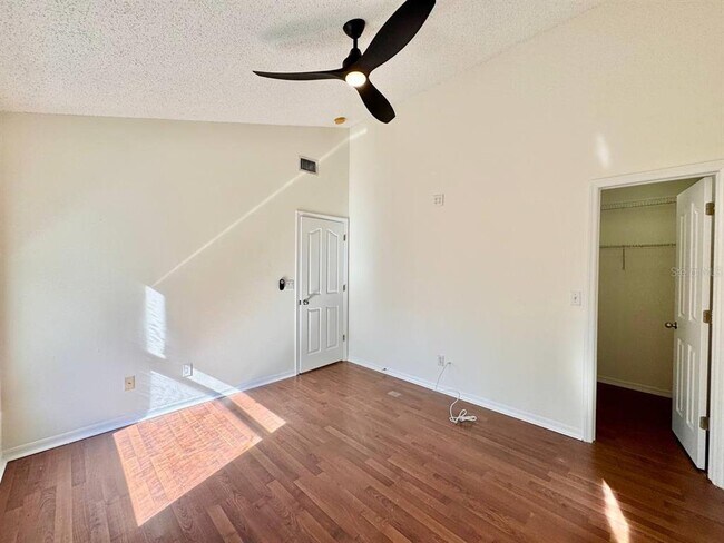 Building Photo - 10028 Oasis Palm Dr