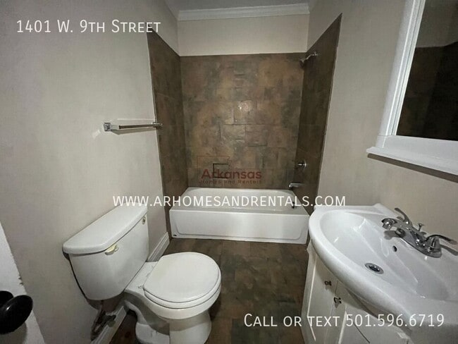 Building Photo - 1401 W 9th St