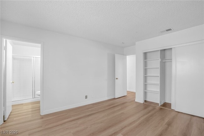Building Photo - 540 Longtree Ave