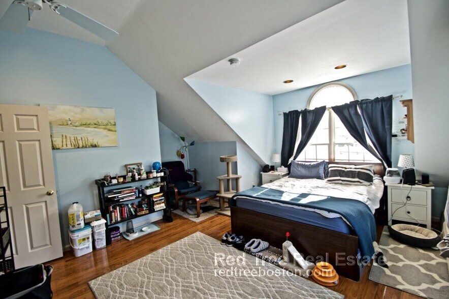 Building Photo - 45 Donnybrook Rd