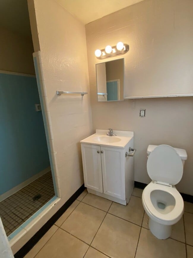 Building Photo - Studio Apartment