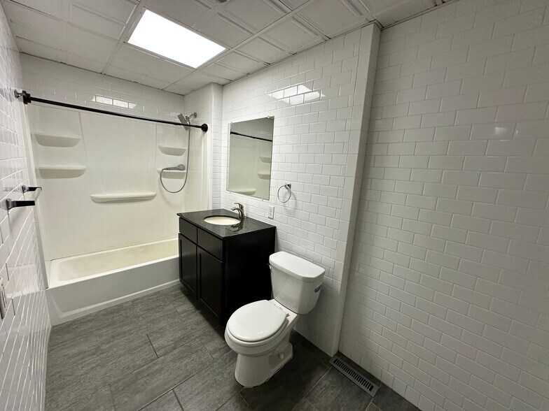 Spacious Bathroom - 437 Franklin St