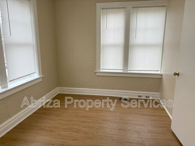 Building Photo - 4215 Neosho St