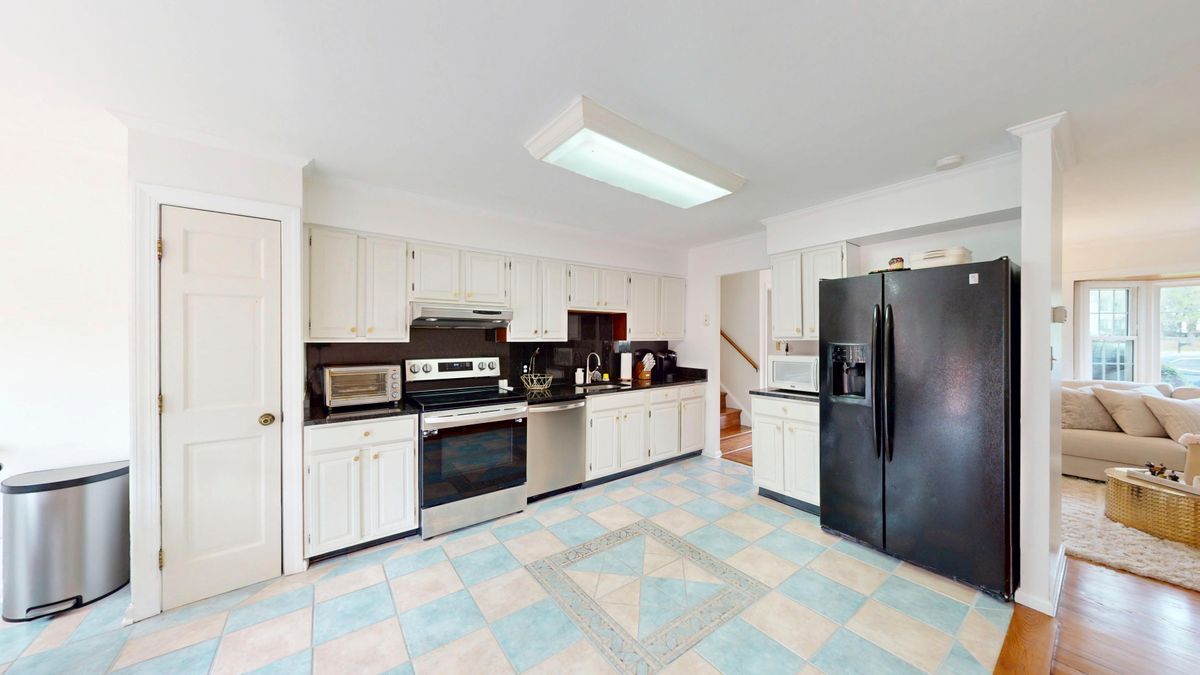 Building Photo - 10200 McKean Ct