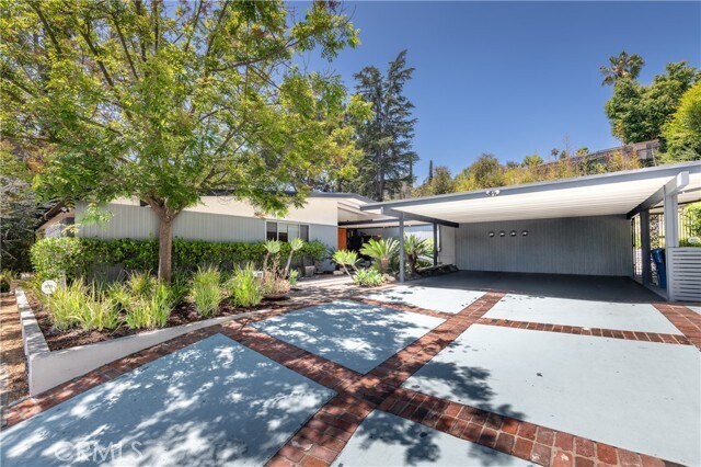 Building Photo - 15626 Royal Ridge Rd