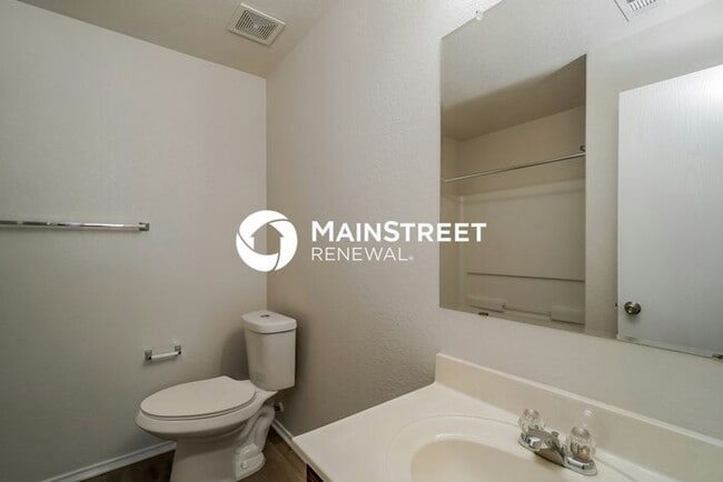 Building Photo - 4 Bedroom Pet-Friendly Home in SCHERTZ, TX with Main Street Renewal