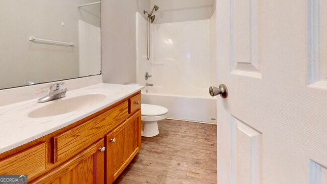 Building Photo - 122 Grove Hill Ave