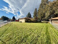 Building Photo - 6704 Spokane