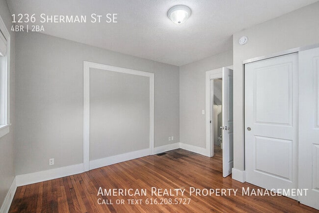 Building Photo - 1236 Sherman St SE