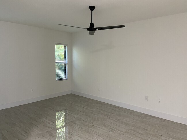 Building Photo - 287 Bella Sol Way