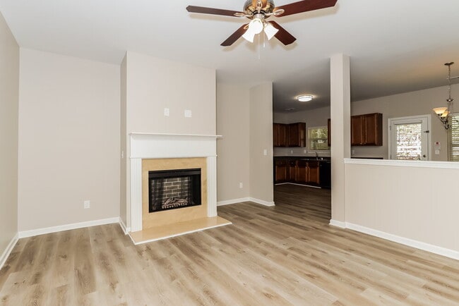 Building Photo - 262 Stillwood Dr