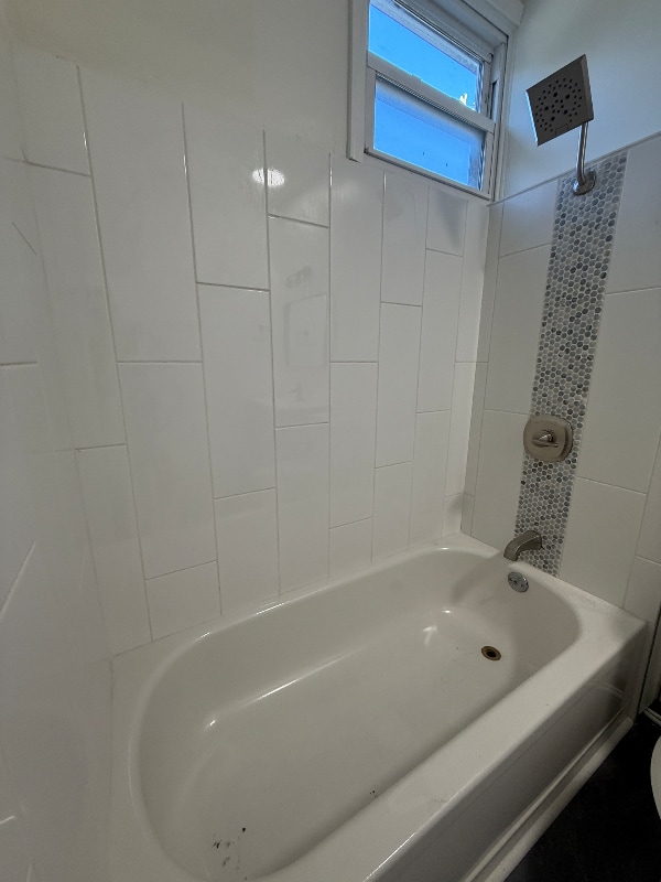 Building Photo - 1342 W 69th St