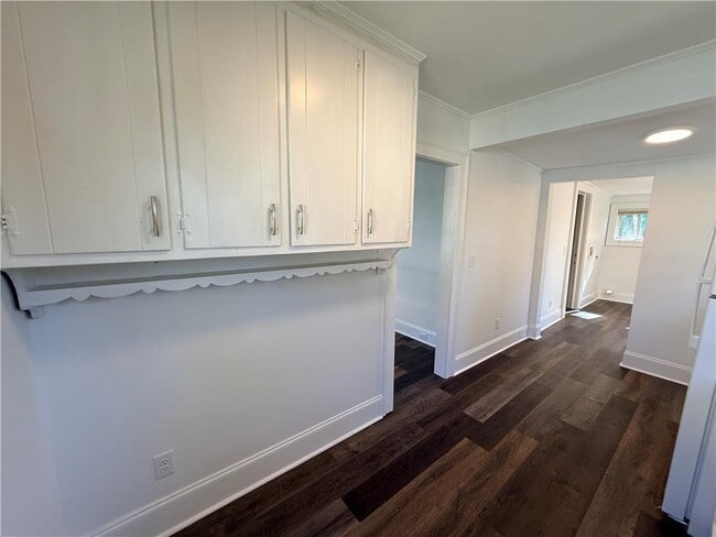 Building Photo - 101 Austin Ave NE