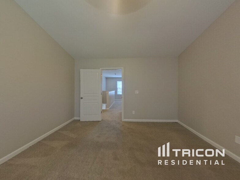 Building Photo - 4604 Montelena Dr