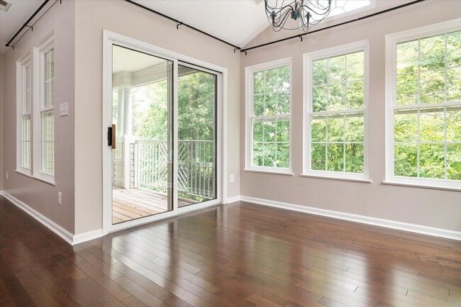 Building Photo - Piney Orchard Condo