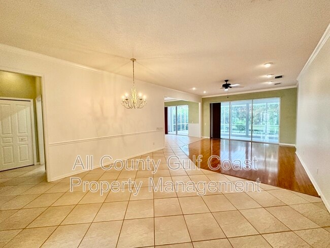 Building Photo - 419 Mayfair Dr