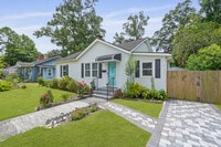 Building Photo - Charming Ardsley Park Bungalow Fully Furni...