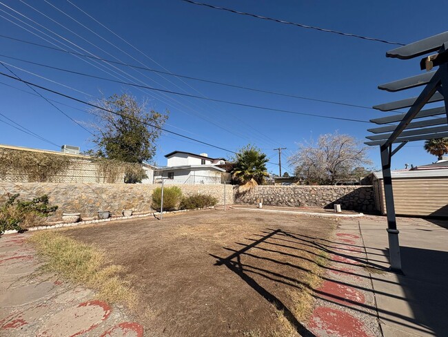 Building Photo - Home for Rent in the Lower Valley of El Paso