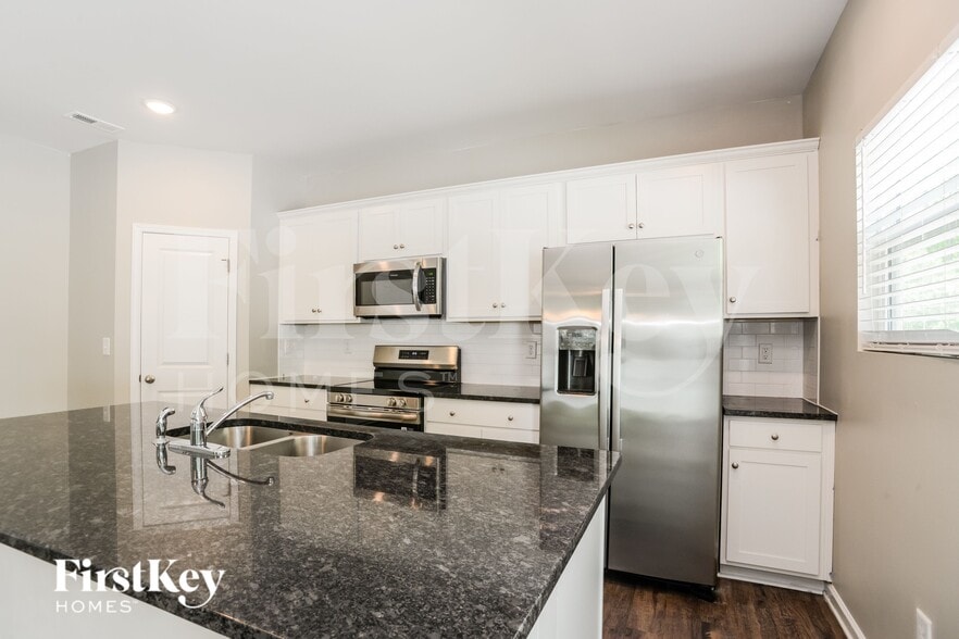 Building Photo - 5615 Cobblestone Glen Dr
