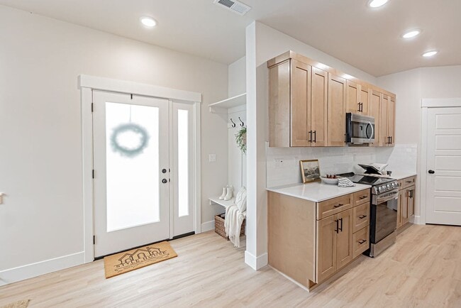 Building Photo - 455 Blue Spruce