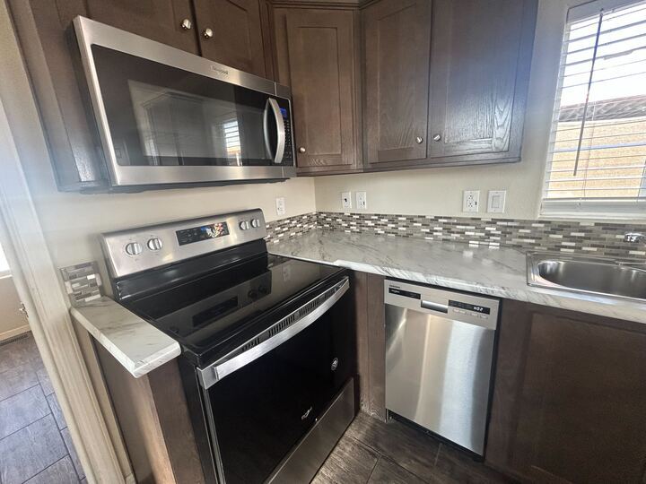 Building Photo - 530 S Alma School Rd