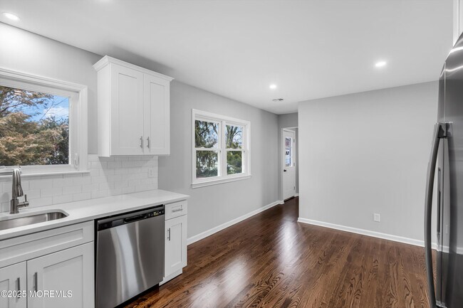 Building Photo - 1230 Dove St