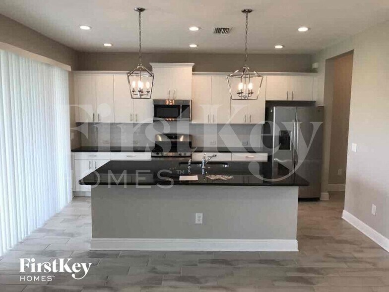 Building Photo - 10942 Sand Pine Ln