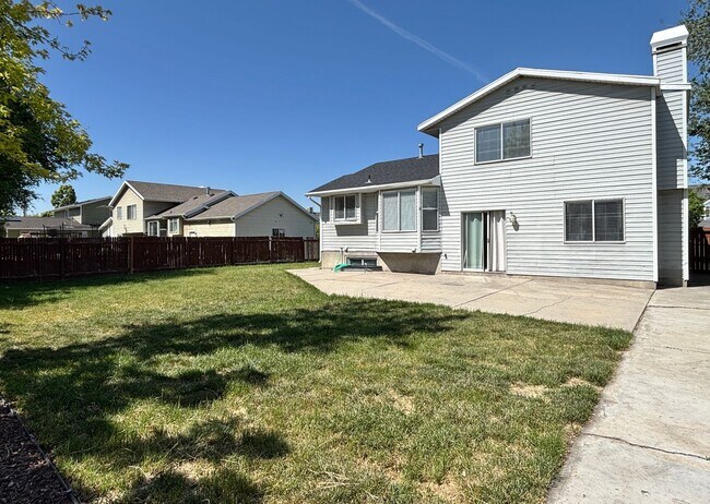 Building Photo - Awesome Salt Lake Home Near Airport!