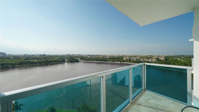 Building Photo - 2641 N Flamingo Rd