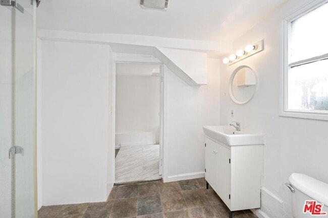 Building Photo - 1664 W 12th St