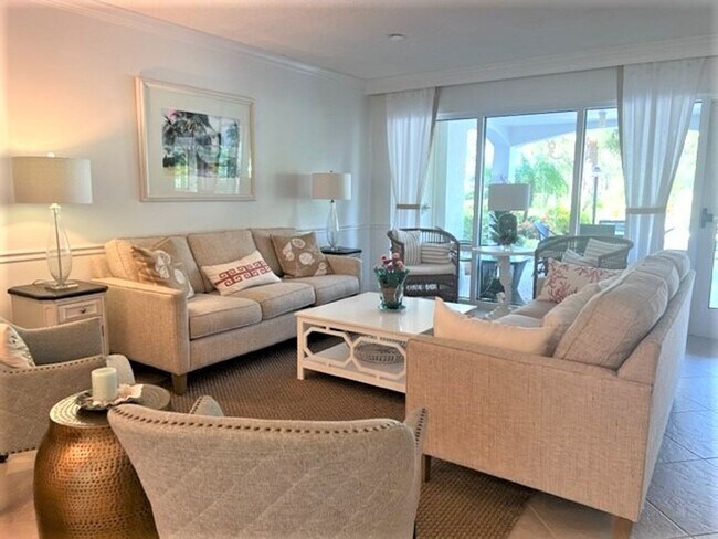 Building Photo - 2BR/2BA Ground Level Condo in Venice Ave C...