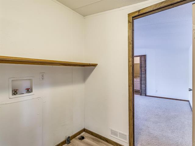 Building Photo - 1802 Whispering Oaks St